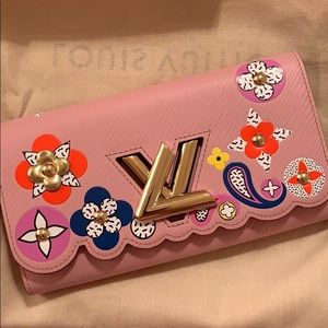 Louis Vuitton Epi twist wallet ****Rare****
